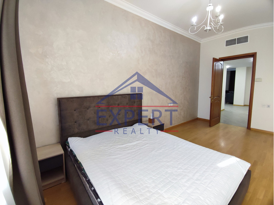 ԿԵՆՏՐՈՆ, ՊԱՐՈՆՅԱՆ ՓՈՂՈՑ, 4 ՍԵՆՅԱԿ