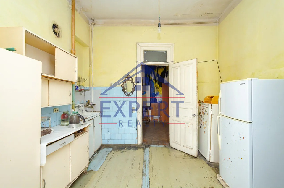 ԿԵՆՏՐՈՆ, ՏԵՐՅԱՆ ՓՈՂՈՑ, 3 ՍԵՆՅԱԿ