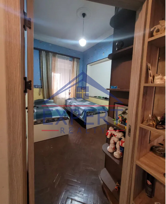 ԿԵՆՏՐՈՆ, ՄԱՇՏՈՑԻ ՊՈՂՈՏԱ, 3 ՍԵՆՅԱԿ