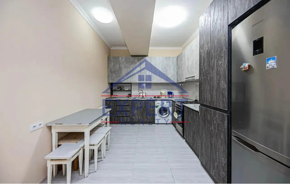 ԿԵՆՏՐՈՆ, ՊԱՐՈՆՅԱՆ ՓՈՂՈՑ, 3 ՍԵՆՅԱԿ