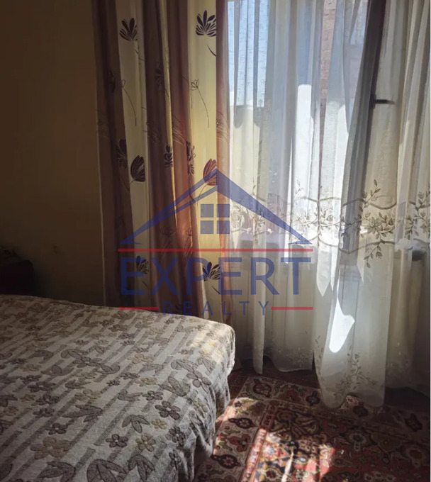 ԱՐԱԲԿԻՐ, ՀՐԱՉՅԱ ՔՈՉԱՐ ՓՈՂՈՑ, 3 ՍԵՆՅԱԿ