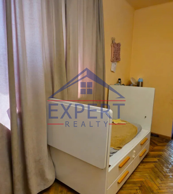 ԱՐԱԲԿԻՐ, ՀՐԱՉՅԱ ՔՈՉԱՐ ՓՈՂՈՑ, 3 ՍԵՆՅԱԿ