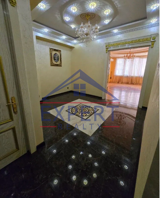 ԿԵՆՏՐՈՆ, ՏԵՐՅԱՆ ՓՈՂՈՑ, 3 ՍԵՆՅԱԿ