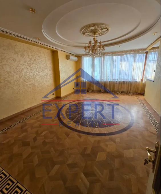 ԿԵՆՏՐՈՆ, ՏԵՐՅԱՆ ՓՈՂՈՑ, 3 ՍԵՆՅԱԿ