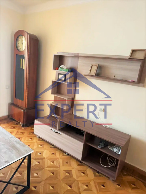 ԿԵՆՏՐՈՆ, ԼԵՈՅԻ ՓՈՂՈՑ, 3 ՍԵՆՅԱԿ