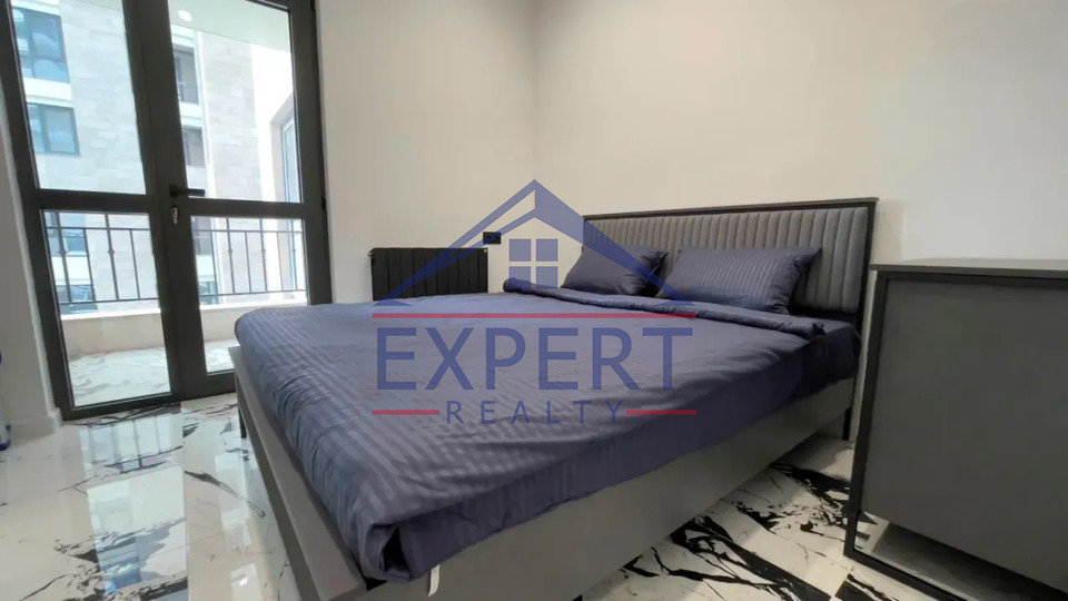 ԿԵՆՏՐՈՆ, ԱՐՇԱԿՈՒՆՅԱՑ ՊՈՂՈՏԱ, 3 ՍԵՆՅԱԿ