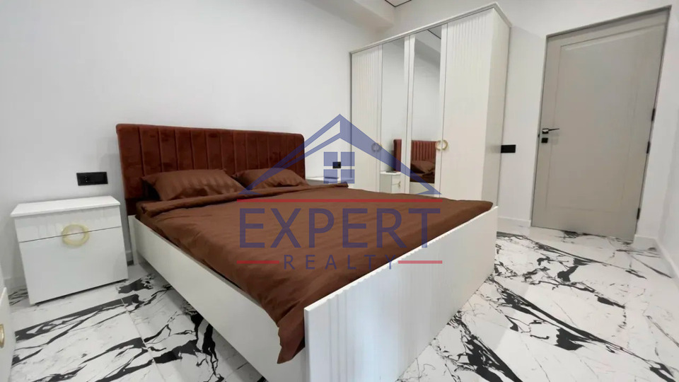 ԿԵՆՏՐՈՆ, ԱՐՇԱԿՈՒՆՅԱՑ ՊՈՂՈՏԱ, 3 ՍԵՆՅԱԿ