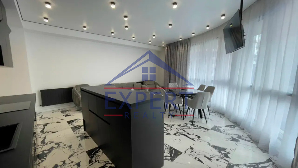 ԿԵՆՏՐՈՆ, ԱՐՇԱԿՈՒՆՅԱՑ ՊՈՂՈՏԱ, 3 ՍԵՆՅԱԿ