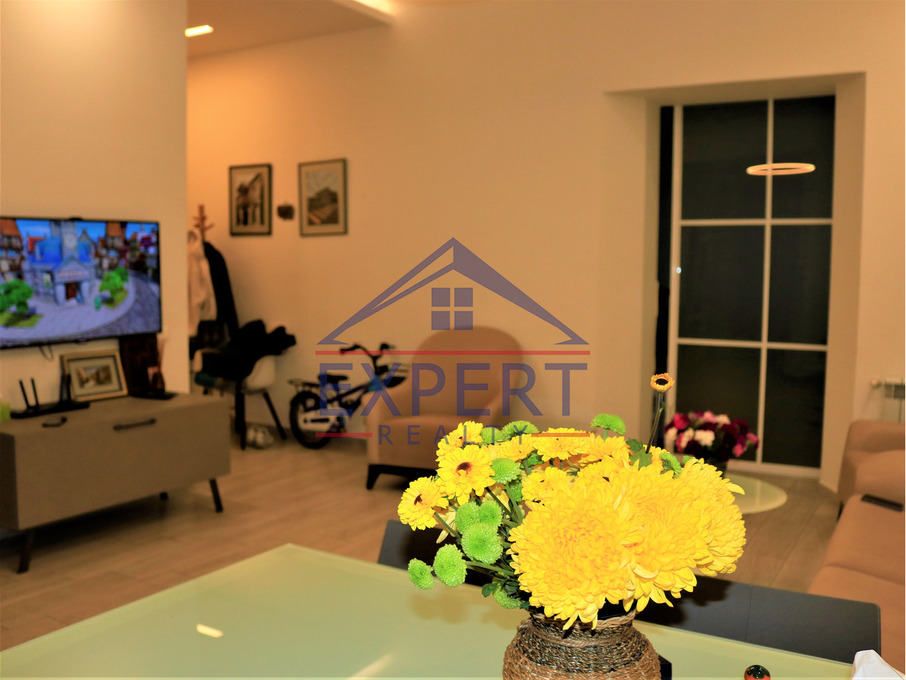 ԿԵՆՏՐՈՆ, ՏԵՐՅԱՆ ՓՈՂՈՑ, 3 ՍԵՆՅԱԿ