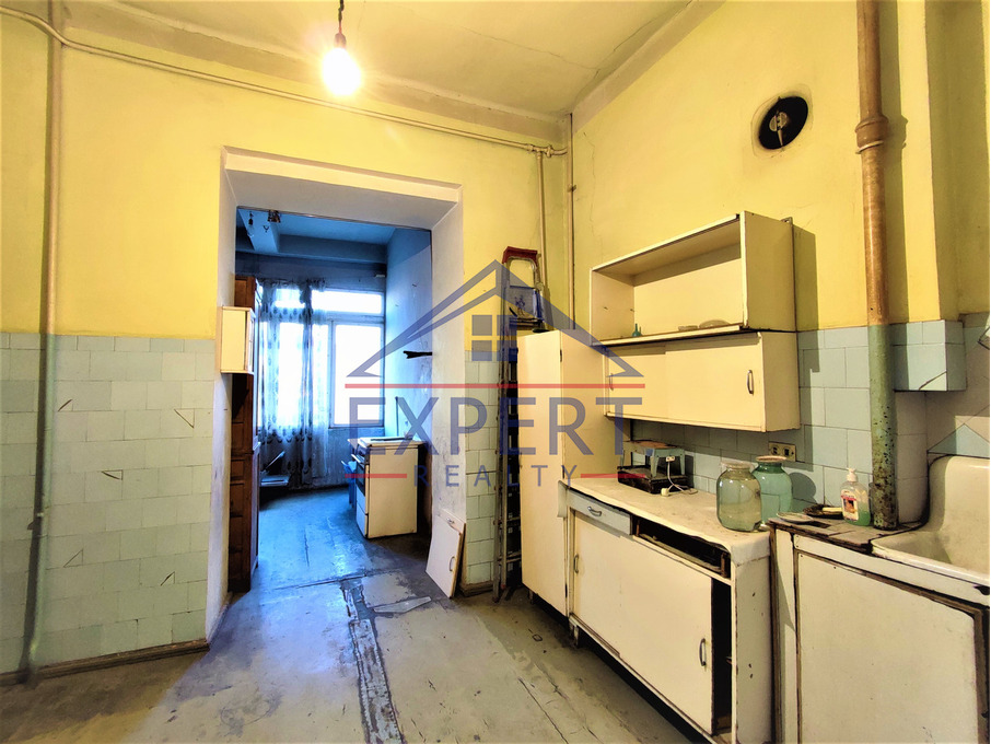 ԿԵՆՏՐՈՆ, ՏԵՐՅԱՆ ՓՈՂՈՑ, 3 ՍԵՆՅԱԿ