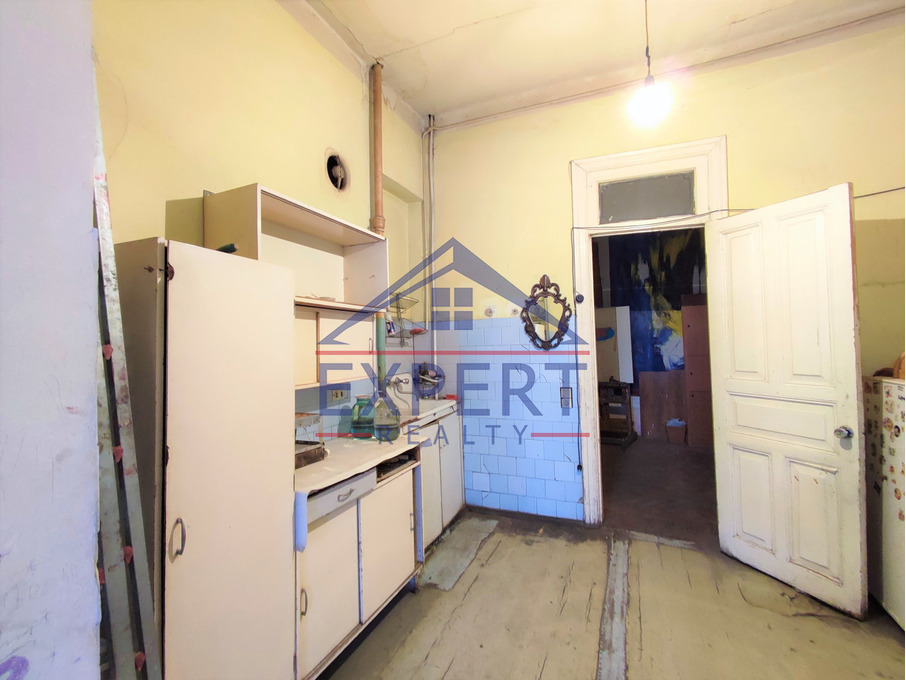 ԿԵՆՏՐՈՆ, ՏԵՐՅԱՆ ՓՈՂՈՑ, 3 ՍԵՆՅԱԿ