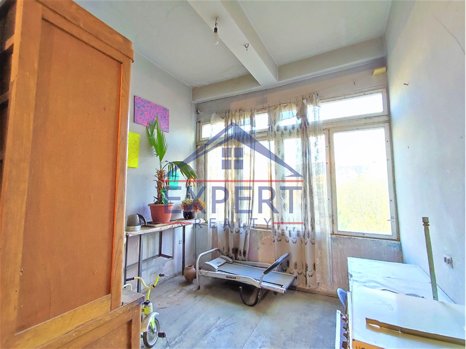 ԿԵՆՏՐՈՆ, ՏԵՐՅԱՆ ՓՈՂՈՑ, 3 ՍԵՆՅԱԿ