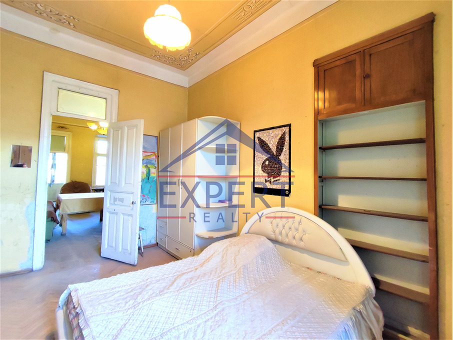 ԿԵՆՏՐՈՆ, ՏԵՐՅԱՆ ՓՈՂՈՑ, 3 ՍԵՆՅԱԿ