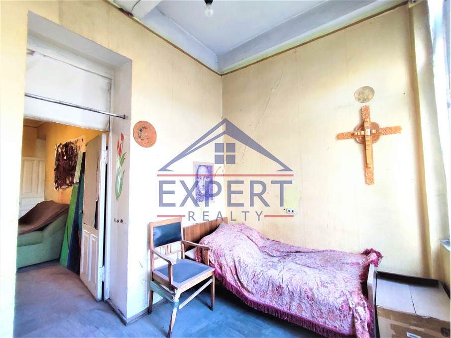 ԿԵՆՏՐՈՆ, ՏԵՐՅԱՆ ՓՈՂՈՑ, 3 ՍԵՆՅԱԿ