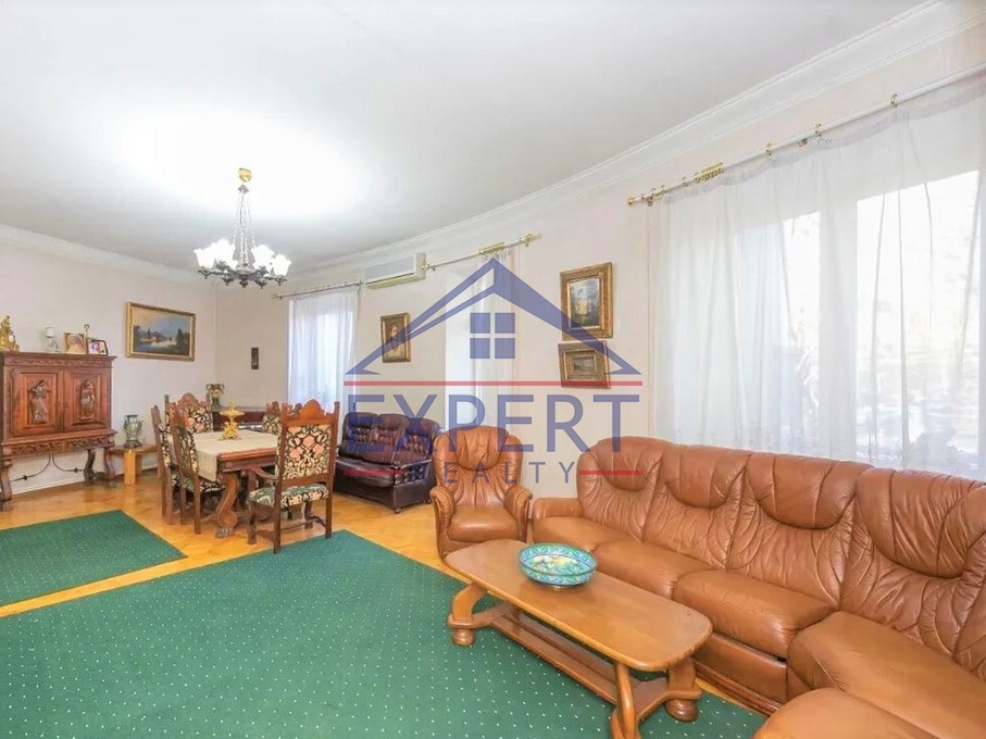 ԿԵՆՏՐՈՆ, ՏԵՐՅԱՆ ՓՈՂՈՑ, 3 ՍԵՆՅԱԿ