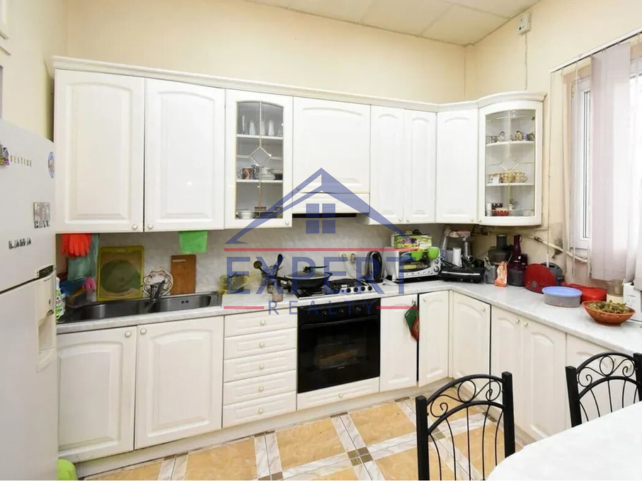 ԿԵՆՏՐՈՆ, ՏԵՐՅԱՆ ՓՈՂՈՑ, 3 ՍԵՆՅԱԿ