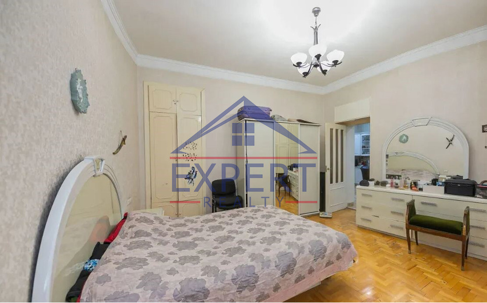 ԿԵՆՏՐՈՆ, ՏԵՐՅԱՆ ՓՈՂՈՑ, 3 ՍԵՆՅԱԿ