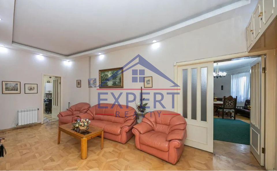 ԿԵՆՏՐՈՆ, ՏԵՐՅԱՆ ՓՈՂՈՑ, 3 ՍԵՆՅԱԿ