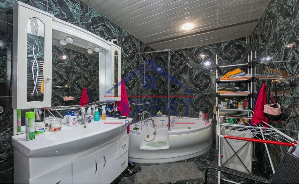 ԿԵՆՏՐՈՆ, ՏԵՐՅԱՆ ՓՈՂՈՑ, 3 ՍԵՆՅԱԿ