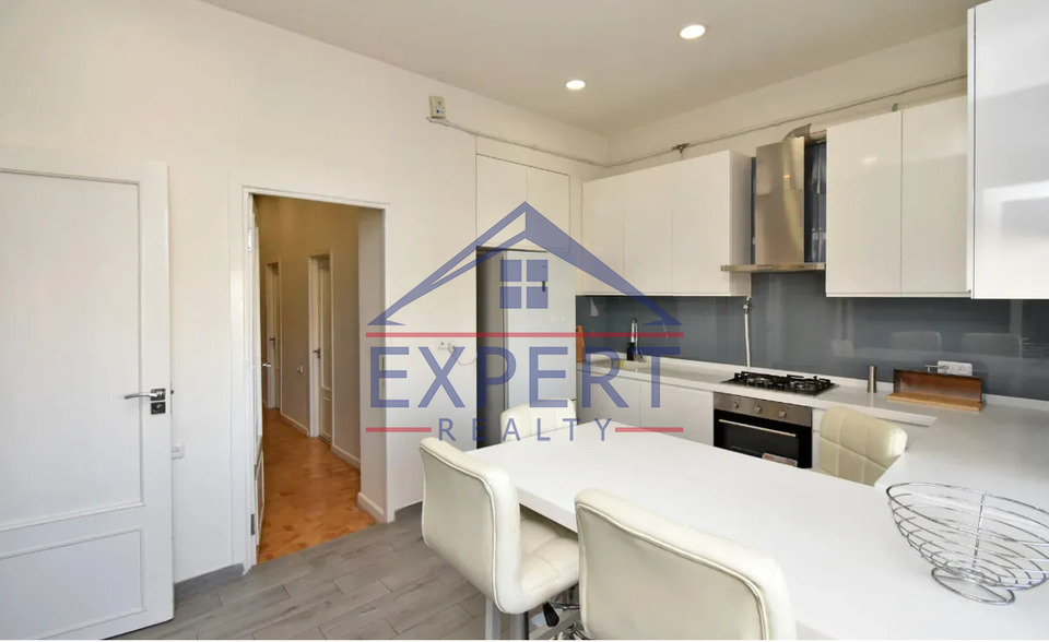 ԿԵՆՏՐՈՆ, ՏՊԱԳՐԻՉՆԵՐ ՓՈՂՈՑ, 4 ՍԵՆՅԱԿ