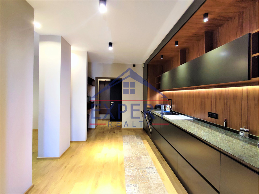 ԿԵՆՏՐՈՆ, ՍԱՅԱԹ ՆՈՎԱ ՊՈՂՈՏԱ, 3 ՍԵՆՅԱԿ