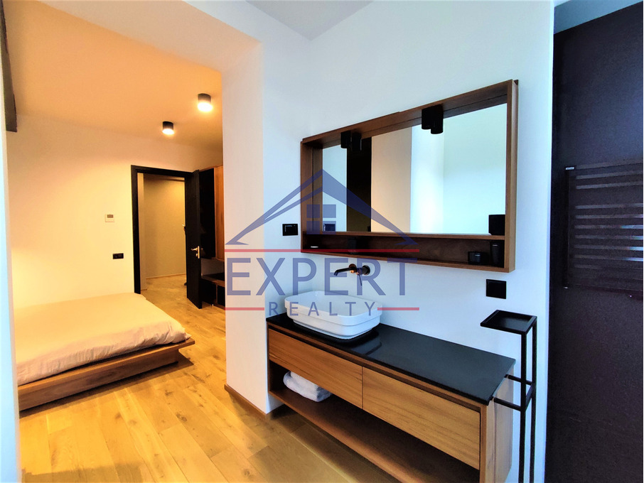 ԿԵՆՏՐՈՆ, ՍԱՅԱԹ ՆՈՎԱ ՊՈՂՈՏԱ, 3 ՍԵՆՅԱԿ