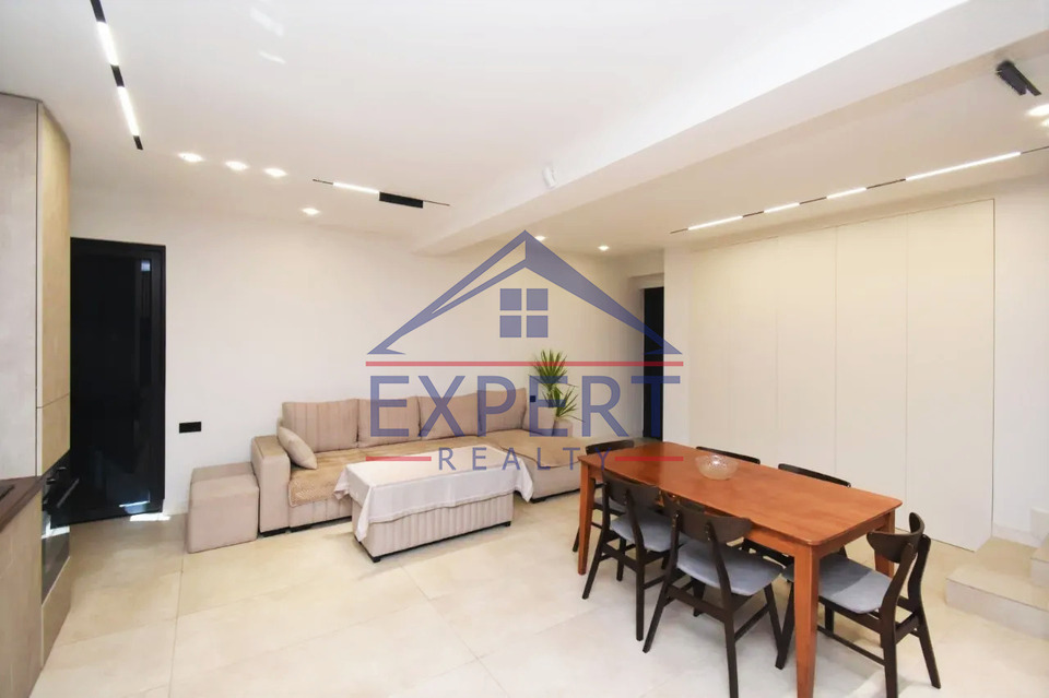 ԱՐԱԲԿԻՐ, ԱՐԱՄ ԽԱՉԱՏՐՅԱՆ ՓՈՂՈՑ, 2 ՍԵՆՅԱԿ