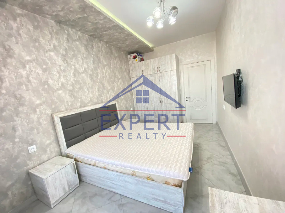 ԱՐԱԲԿԻՐ, ՆԱԻՐԻ ԶԱՐՅԱՆ ՓՈՂՈՑ, 2 ՍԵՆՅԱԿ