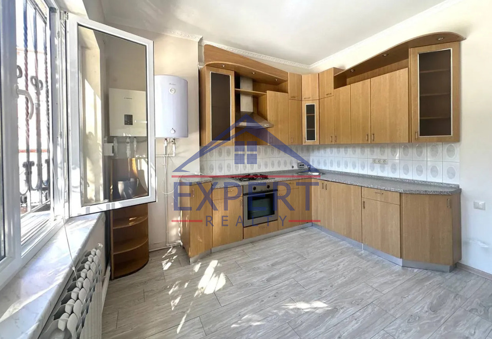 ԿԵՆՏՐՈՆ, ԽՈՐԵՆԱՑՈՒ ՓՈՂՈՑ, 160ՔՄ