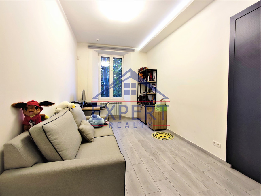 ԿԵՆՏՐՈՆ, ՏԵՐՅԱՆ ՓՈՂՈՑ, 3 ՍԵՆՅԱԿ