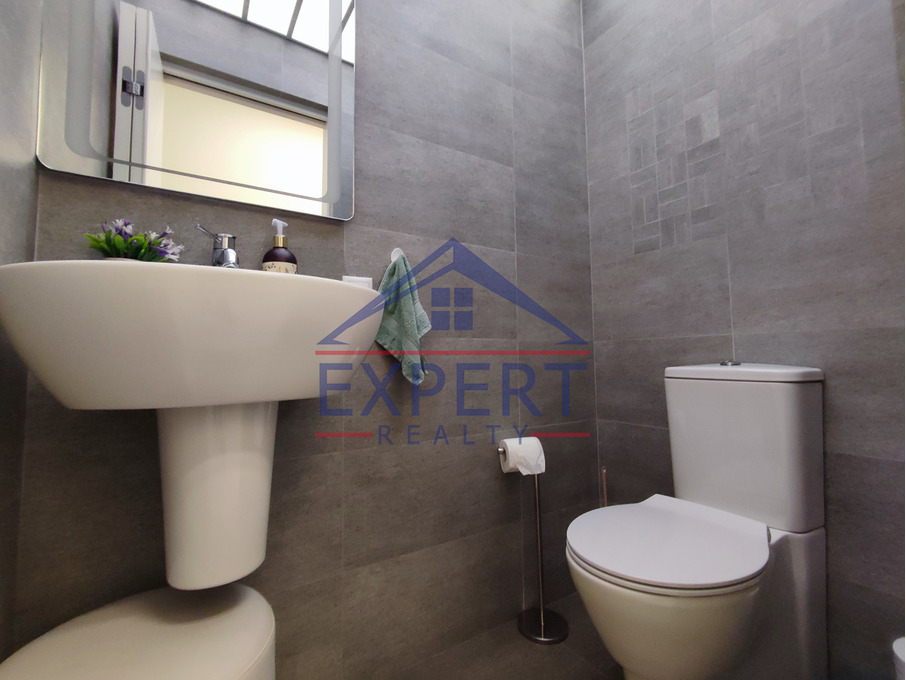 ԿԵՆՏՐՈՆ, ՏԵՐՅԱՆ ՓՈՂՈՑ, 3 ՍԵՆՅԱԿ