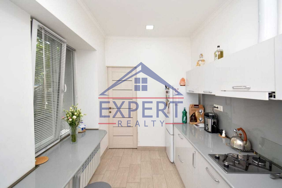 ԿԵՆՏՐՈՆ, ՍԱՅԱԹ-ՆՈՎԱ ՊՈՂՈՏԱ, 2 ՍԵՆՅԱԿ