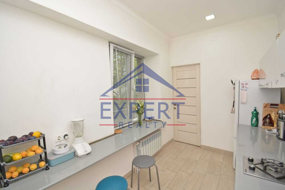 ԿԵՆՏՐՈՆ, ՍԱՅԱԹ-ՆՈՎԱ ՊՈՂՈՏԱ, 2 ՍԵՆՅԱԿ