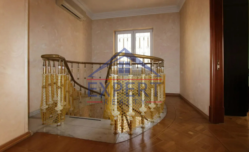 ԿԵՆՏՐՈՆ, ՍԱՐՅԱՆ ՓՈՂՈՑ, 4 ՍԵՆՅԱԿ