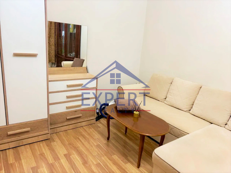 ԿԵՆՏՐՈՆ, ՆԱԼԲԱՆԴՅԱՆ ՓՈՂՈՑ, 1 ՍԵՆՅԱԿ