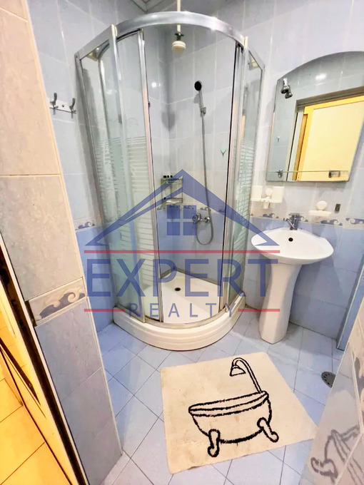 ԿԵՆՏՐՈՆ, ՆԱԼԲԱՆԴՅԱՆ ՓՈՂՈՑ, 1 ՍԵՆՅԱԿ