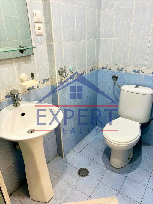 ԿԵՆՏՐՈՆ, ՆԱԼԲԱՆԴՅԱՆ ՓՈՂՈՑ, 1 ՍԵՆՅԱԿ