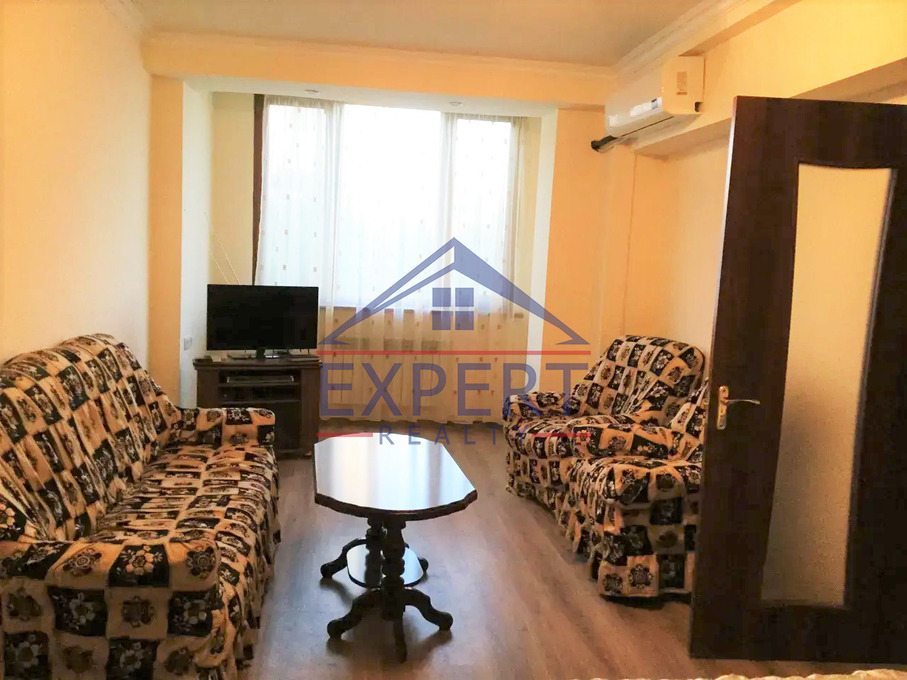 ԿԵՆՏՐՈՆ, ՄԱՇՏՈՑԻ ՊՈՂՈՏԱ, 1 ՍԵՆՅԱԿ