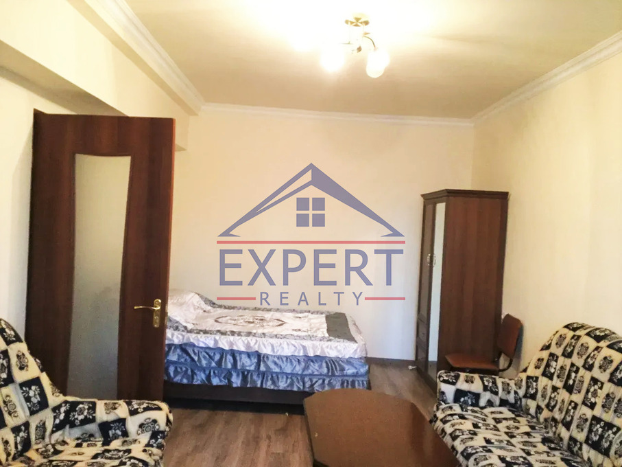 ԿԵՆՏՐՈՆ, ՄԱՇՏՈՑԻ ՊՈՂՈՏԱ, 1 ՍԵՆՅԱԿ