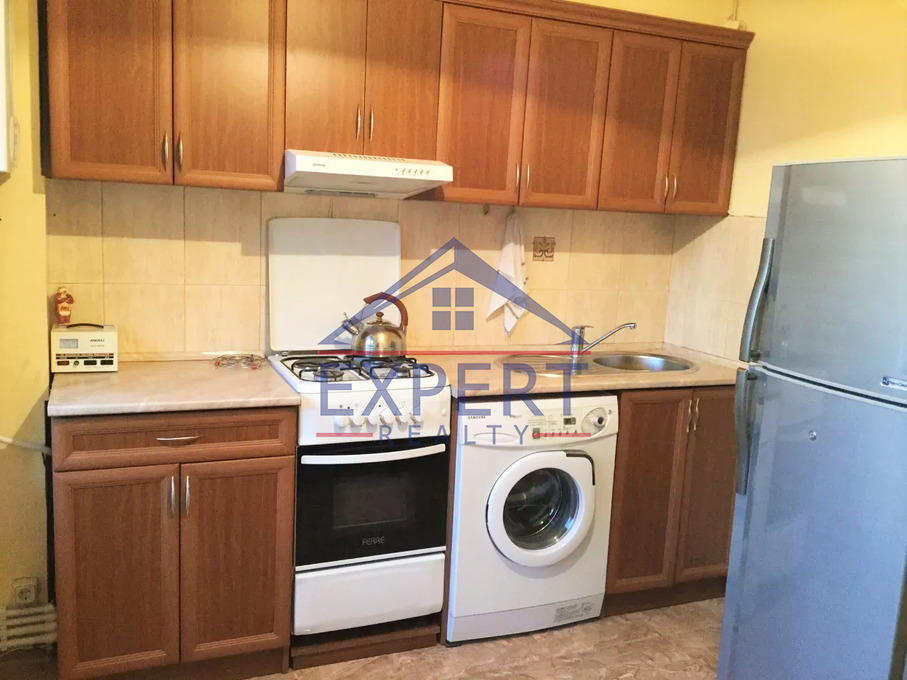 ԿԵՆՏՐՈՆ, ՄԱՇՏՈՑԻ ՊՈՂՈՏԱ, 1 ՍԵՆՅԱԿ