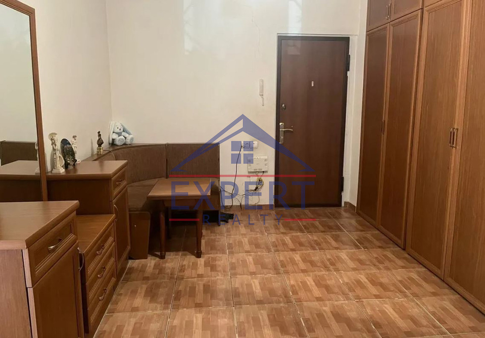 ԿԵՆՏՐՈՆ, ՍԱՅԱԹ ՆՈՎԱ , 4 ՍԵՆՅԱԿ