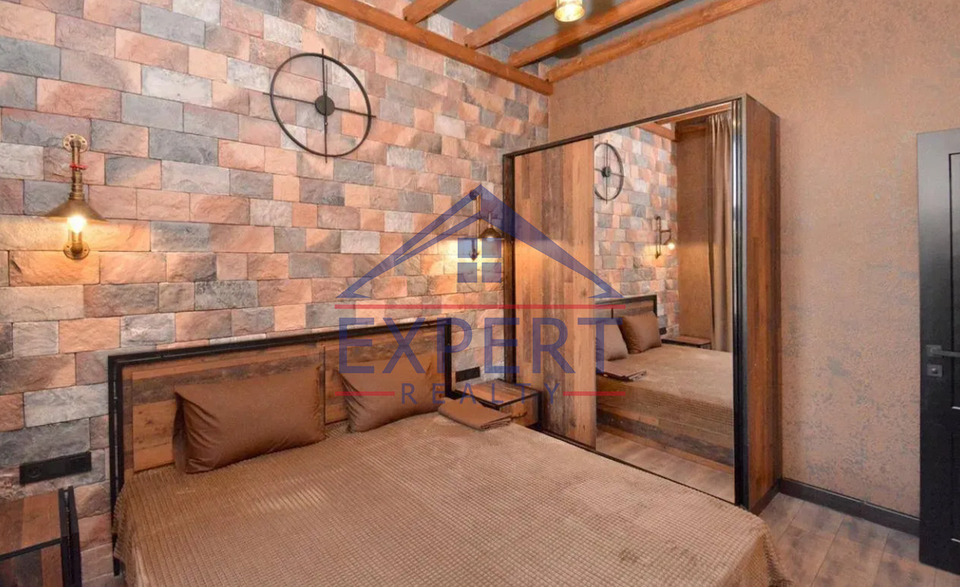 ԿԵՆՏՐՈՆ, ԱՆՏԱՌԱՅԻՆ ՓՈՂՈՑ, 3 ՍԵՆՅԱԿ