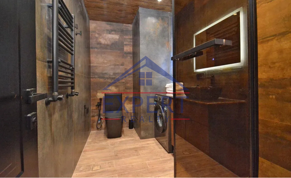 ԿԵՆՏՐՈՆ, ԱՆՏԱՌԱՅԻՆ ՓՈՂՈՑ, 3 ՍԵՆՅԱԿ