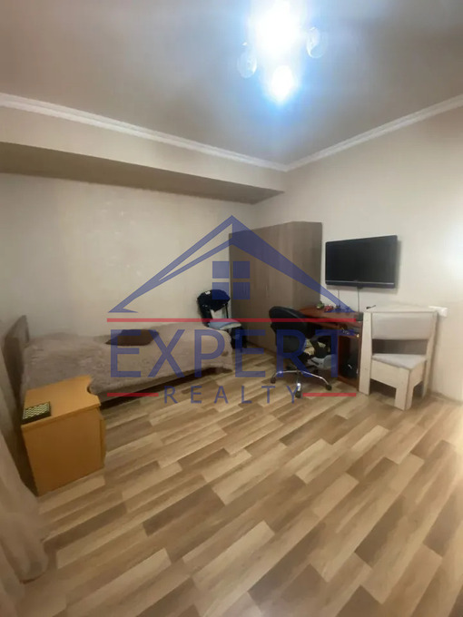 ՇԵՆԳԱՎԻԹ, ՉԵԽՈՎԻ ՓՈՂՈՑ, 4 ՍԵՆՅԱԿ