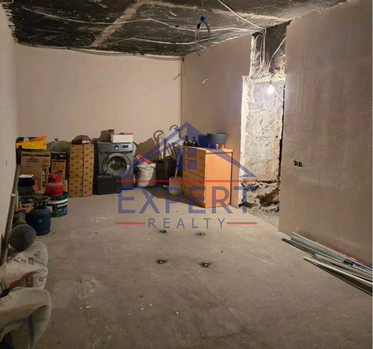 ԱՐԱԲԿԻՐ, ՄԱՄԻԿՈՆՅԱՆՑ ՓՈՂՈՑ, 3 ՍԵՆՅԱԿ