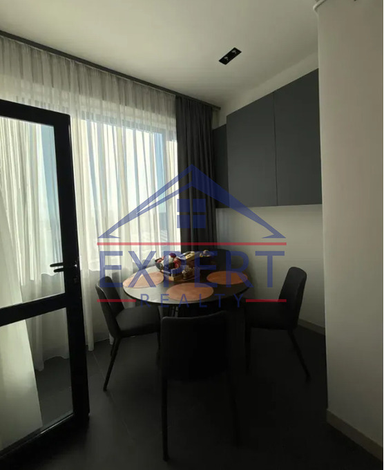 ԿԵՆՏՐՈՆ, ԱՆՏԱՌԱՅԻՆ ՓՈՂՈՑ, 4 ՍԵՆՅԱԿ