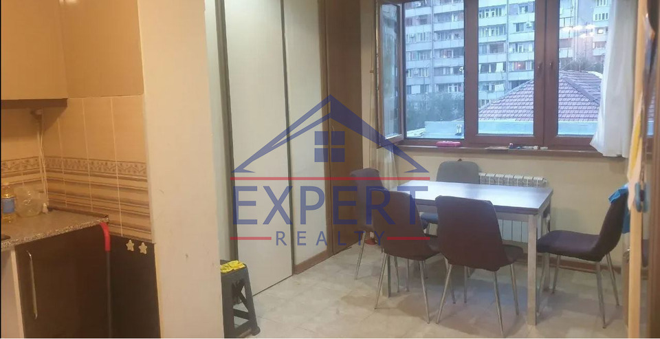 ԿԵՆՏՐՈՆ, ՄԱՇՏՈՑԻ ՊՈՂՈՏԱ , 3 ՍԵՆՅԱԿ