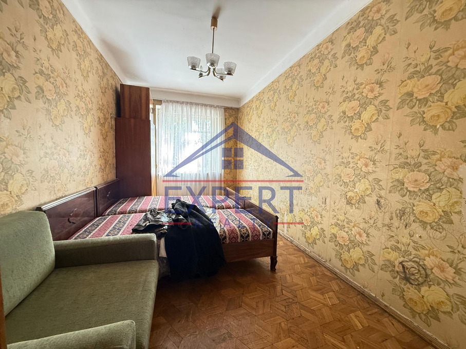 ԿԵՆՏՐՈՆ, ԶԱՔՅԱՆ ՓՈՂՈՑ, 3 ՍԵՆՅԱԿ