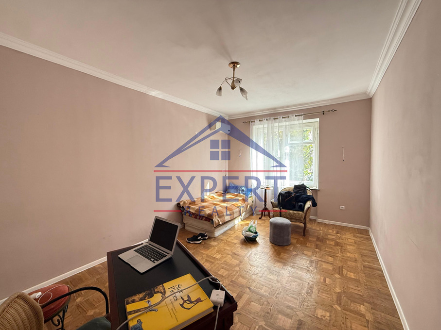 ԿԵՆՏՐՈՆ, ԶԱՔՅԱՆ ՓՈՂՈՑ, 3 ՍԵՆՅԱԿ