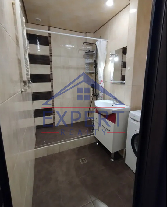 ԿԵՆՏՐՈՆ, ՆԱԼԲԱՆԴՅԱՆ  ՓՈՂՈՑ, 3 ՍԵՆՅԱԿ